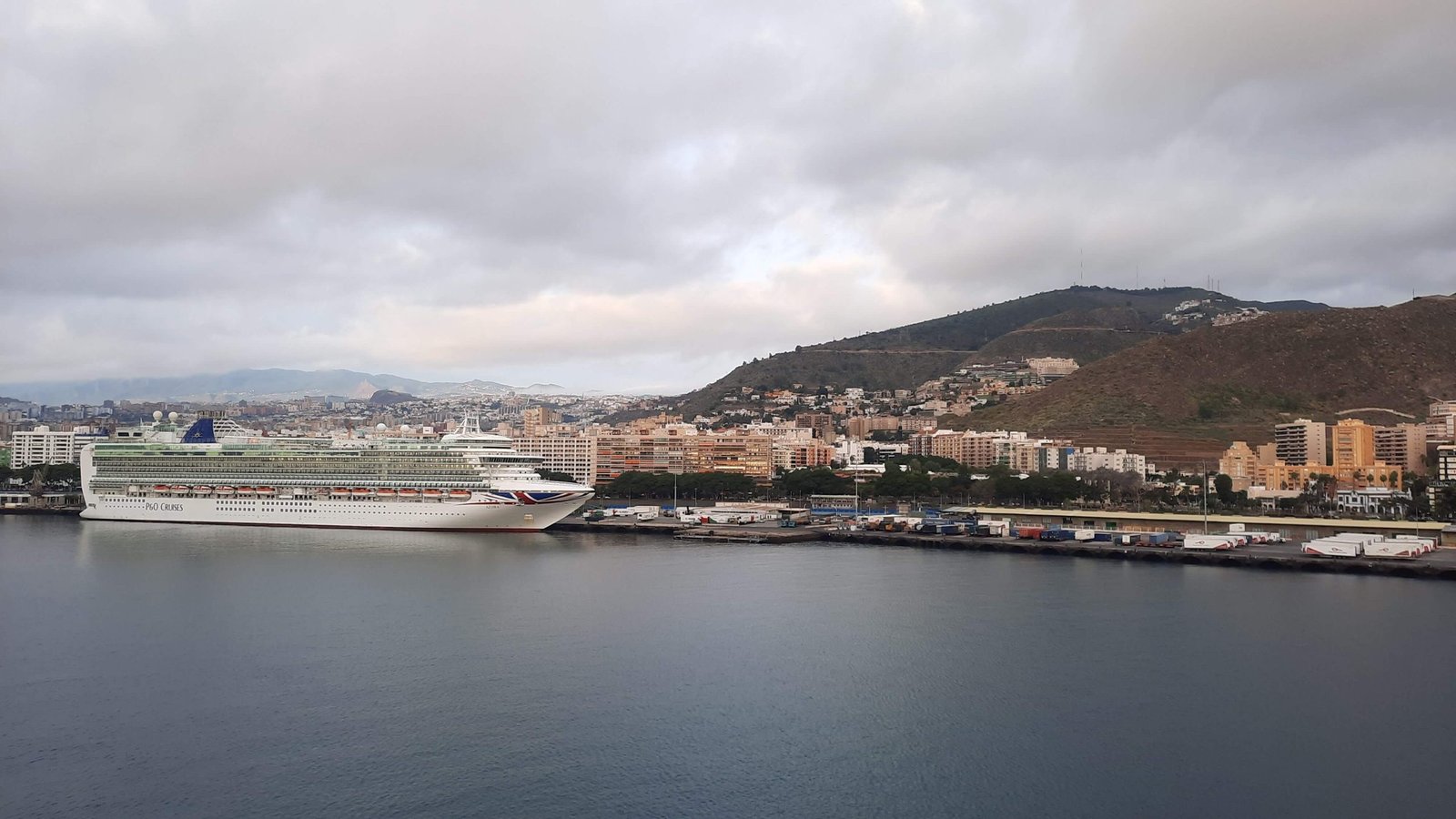 Teneriffa mit Kreuzfahrtschiff