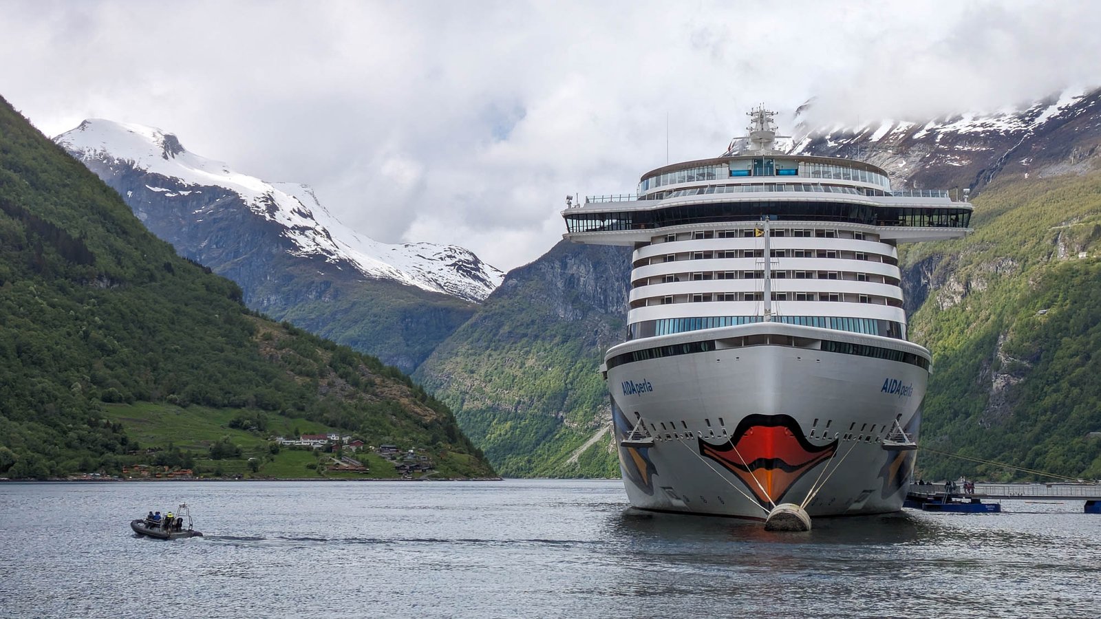 Kreuzfahrthafen Geiranger